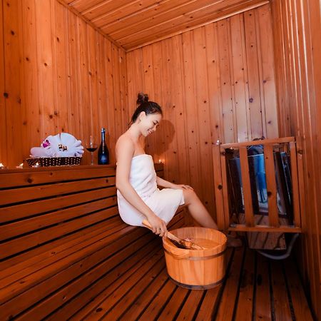 Lavencos Hotel Дананг Екстериор снимка